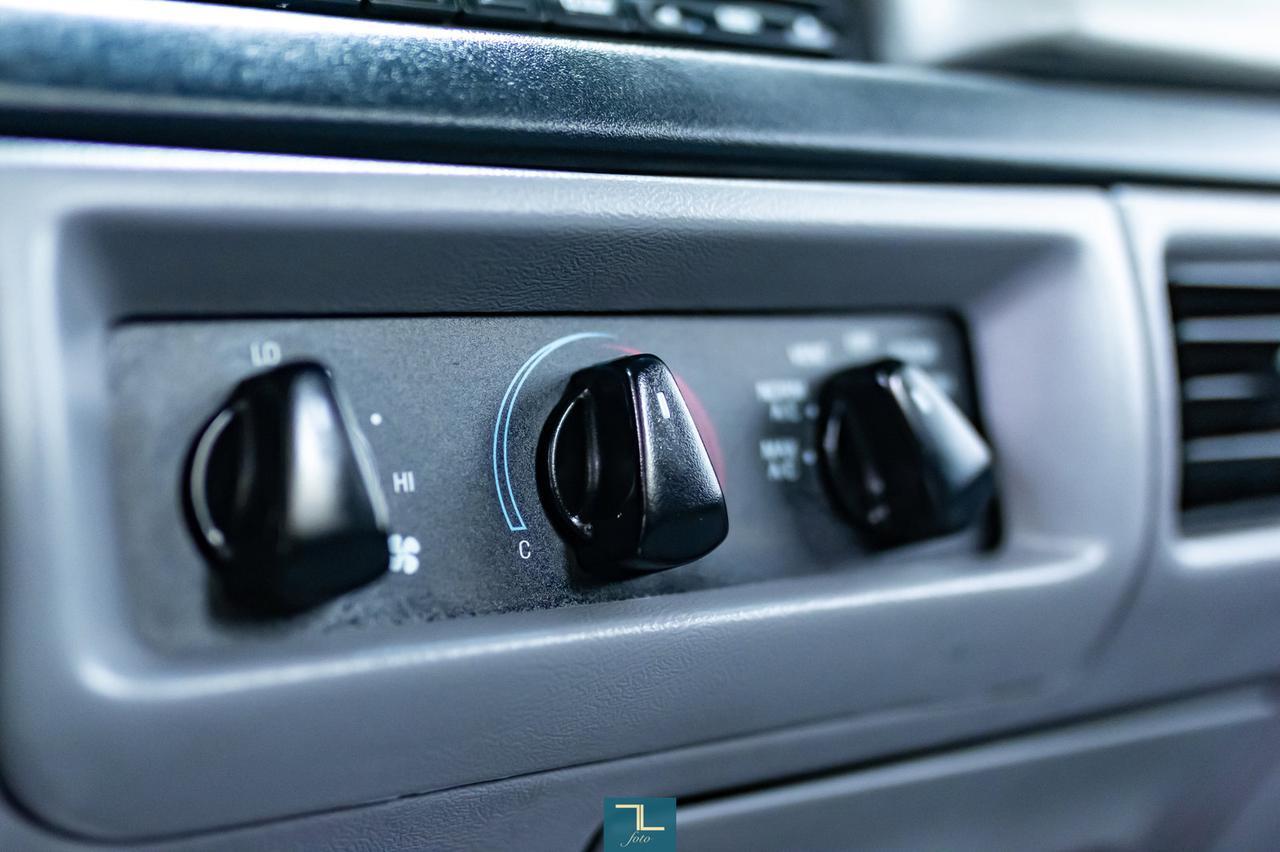 1996 Ford F-150 Series Special 4x2 Reg Cab XLS Red Deer AB