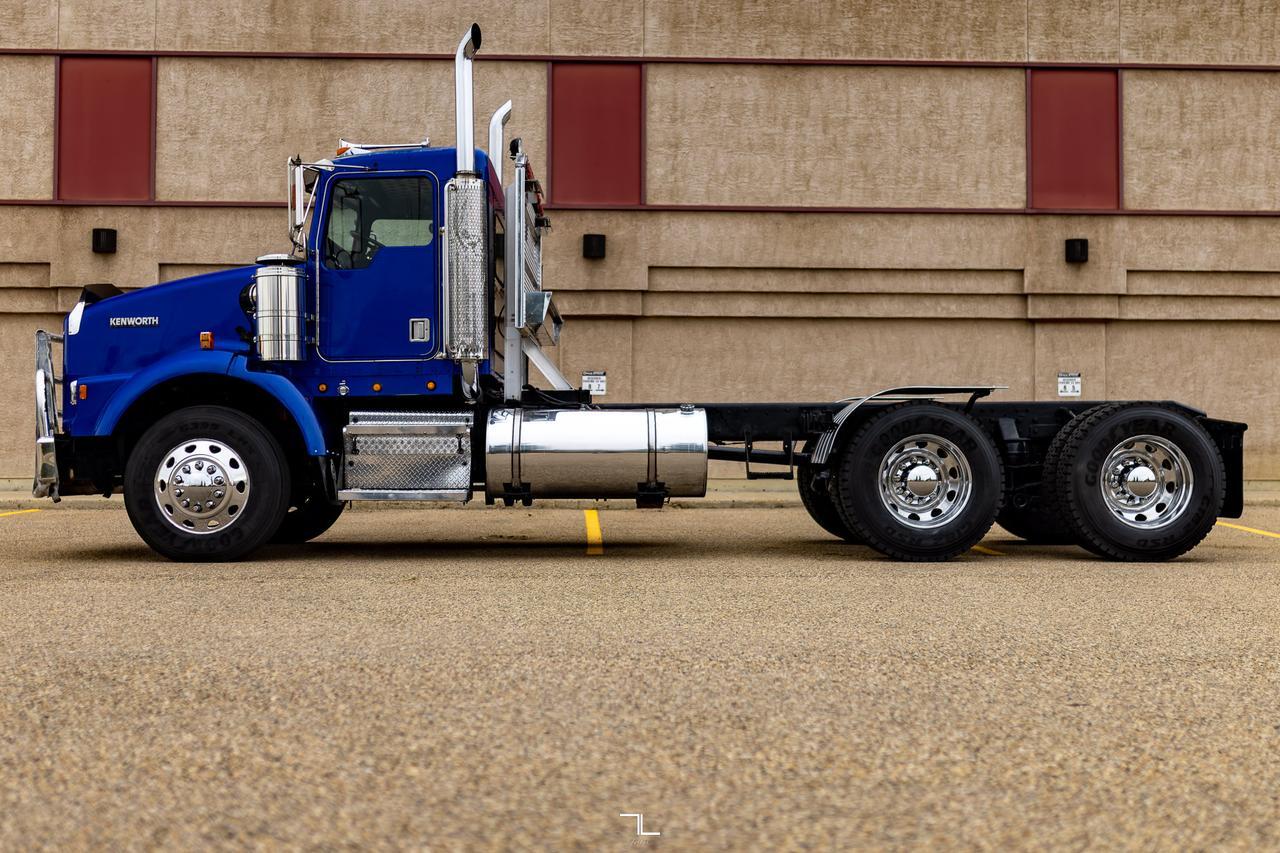 1996 Kenworth T-800B Daycab Cab & Chassis Heavy Spec Red Deer AB