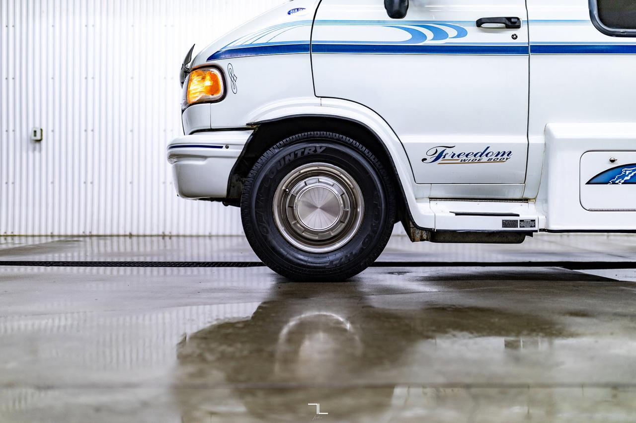 1997 Dodge Ram B3500 Leisure Travel Camper Van Red Deer AB