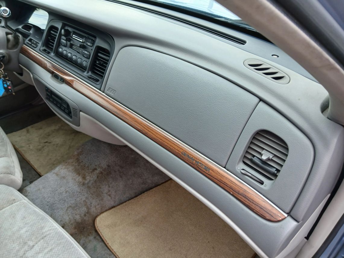 1997 Ford Crown Victoria LX Sedan 4D Maitland FL