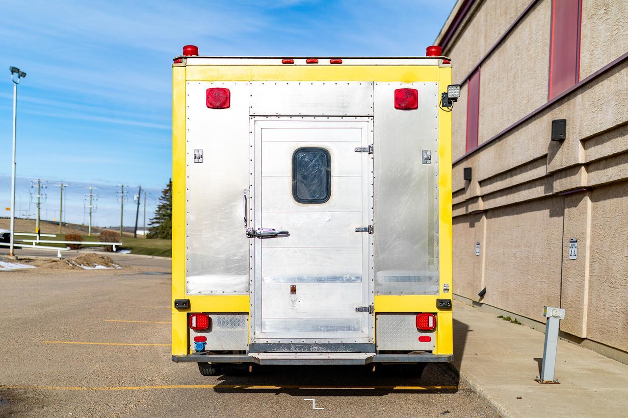 1997 Ford E-450 Cube Van Powerstroke Diesel Red Deer AB