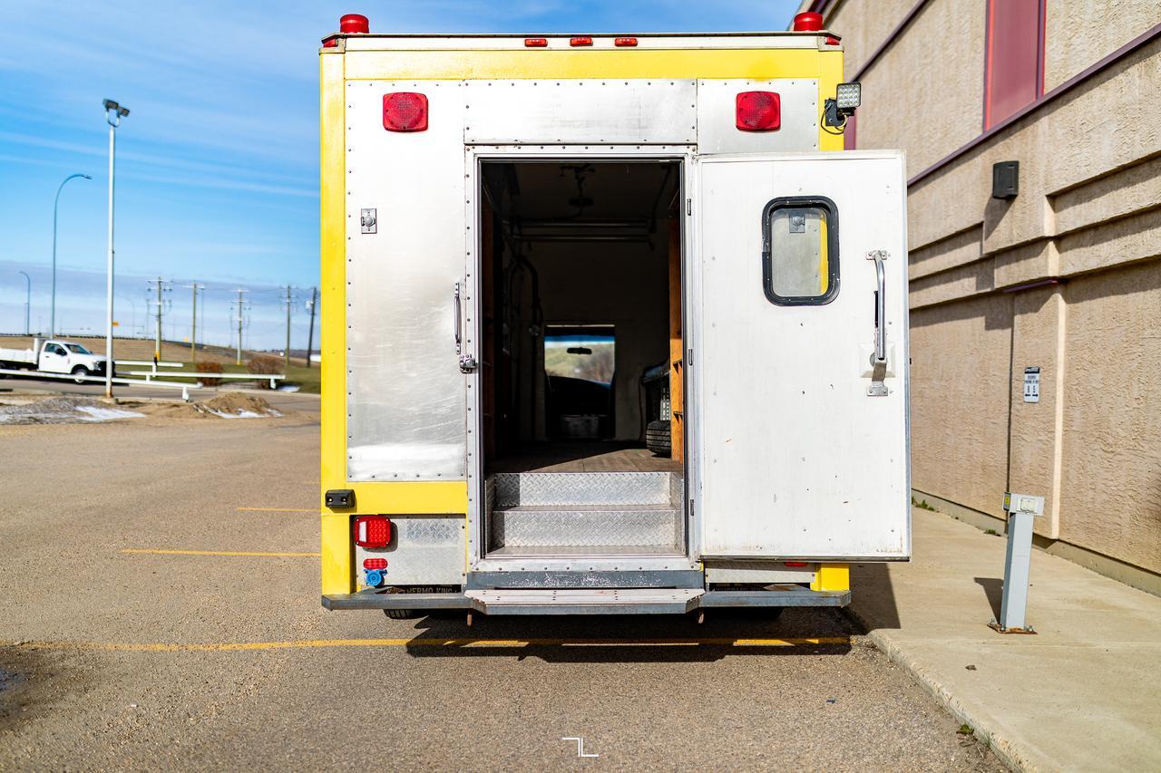 1997 Ford E-450 Cube Van Powerstroke Diesel Red Deer AB