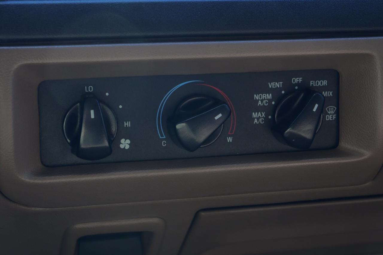 1997 Ford F-350 XLT / DRW / Long Bed / Dual Fuel Tanks! Lincolnton NC