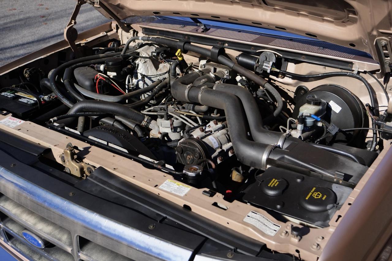 1997 Ford F-350 XLT / DRW / Long Bed / Dual Fuel Tanks! Lincolnton NC