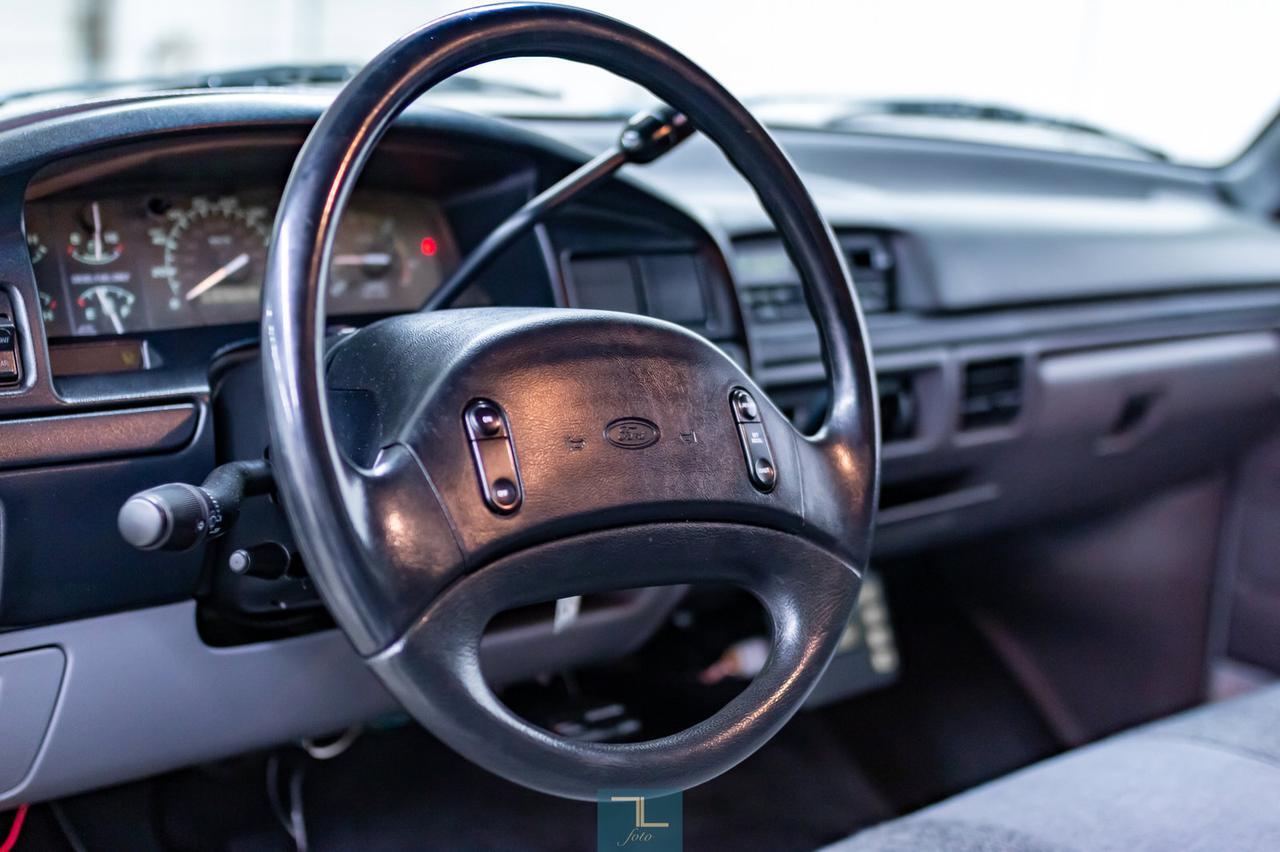 1997 Ford F-450 4x2 Reg Cab XLT Dump Box 7.3L Powerstroke Diesel Red Deer AB