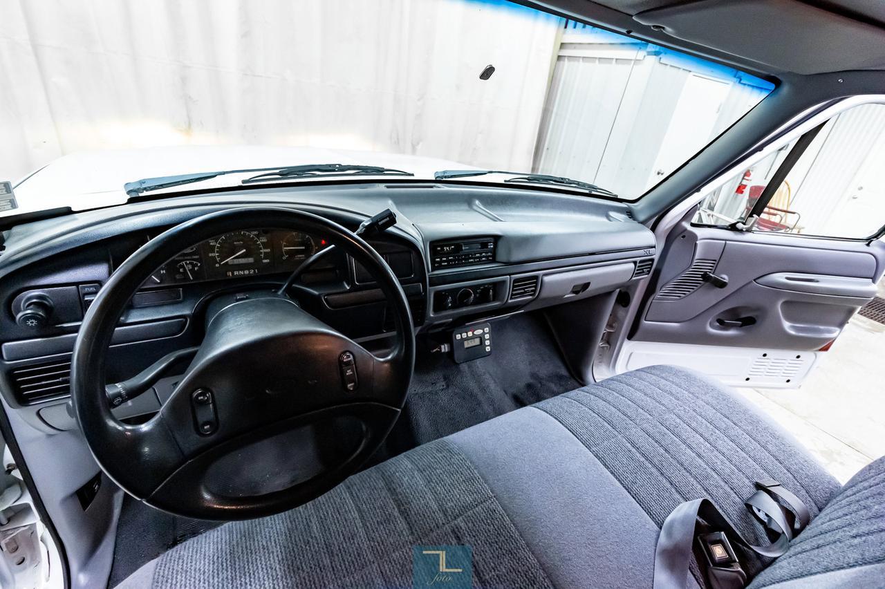 1997 Ford F-450 4x2 Reg Cab XLT Dump Box 7.3L Powerstroke Diesel Red Deer AB