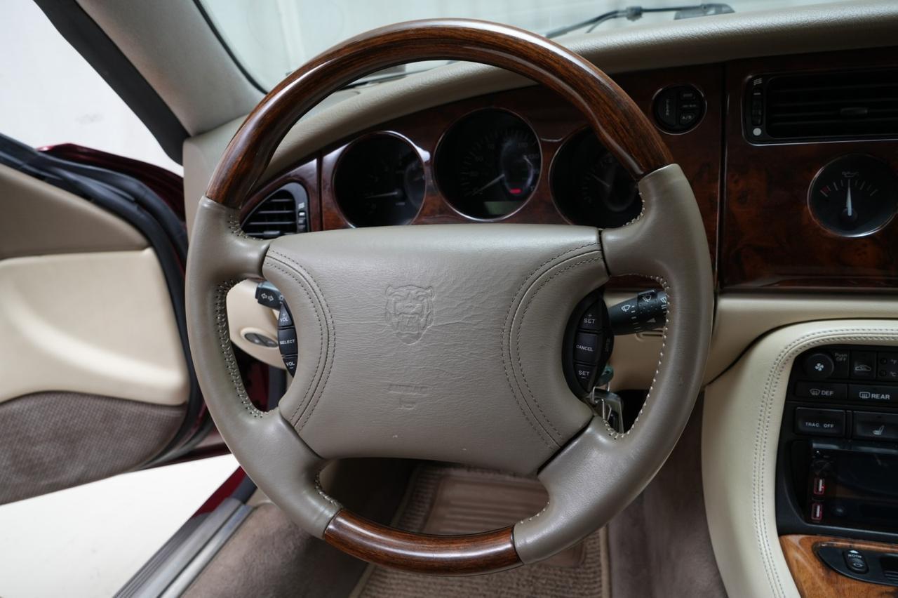 1997 Jaguar XK8 Convertible V8 West Chester PA