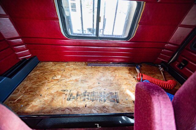 1997 Peterbilt 378 Winch Tractor Sleeper Heavy Spec Red Deer AB