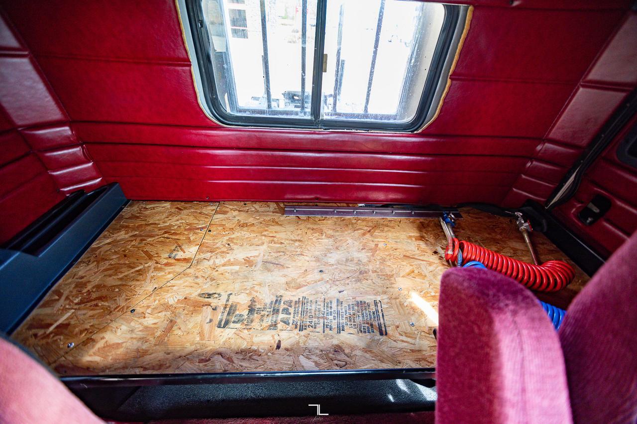 1997 Peterbilt 378 Winch Tractor Sleeper Heavy Spec Red Deer AB