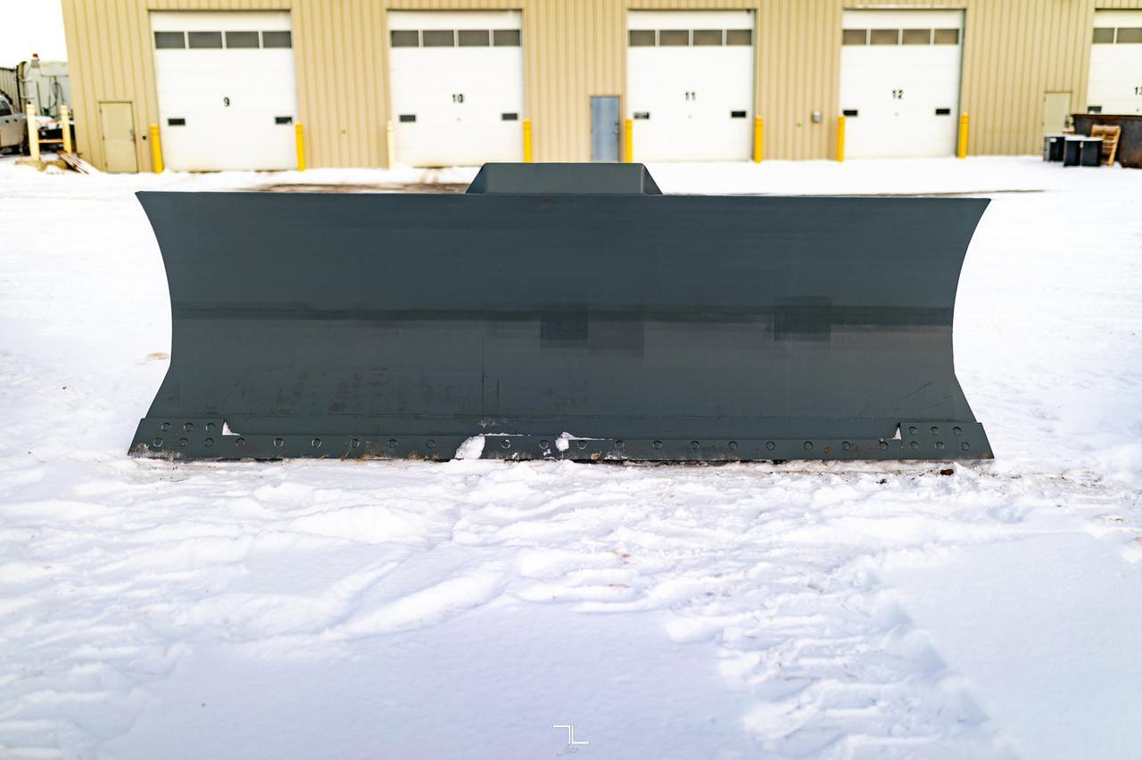 1998 Case 621B XT Wheel Loader Bucket Diesel with 4 Attachments Red Deer AB