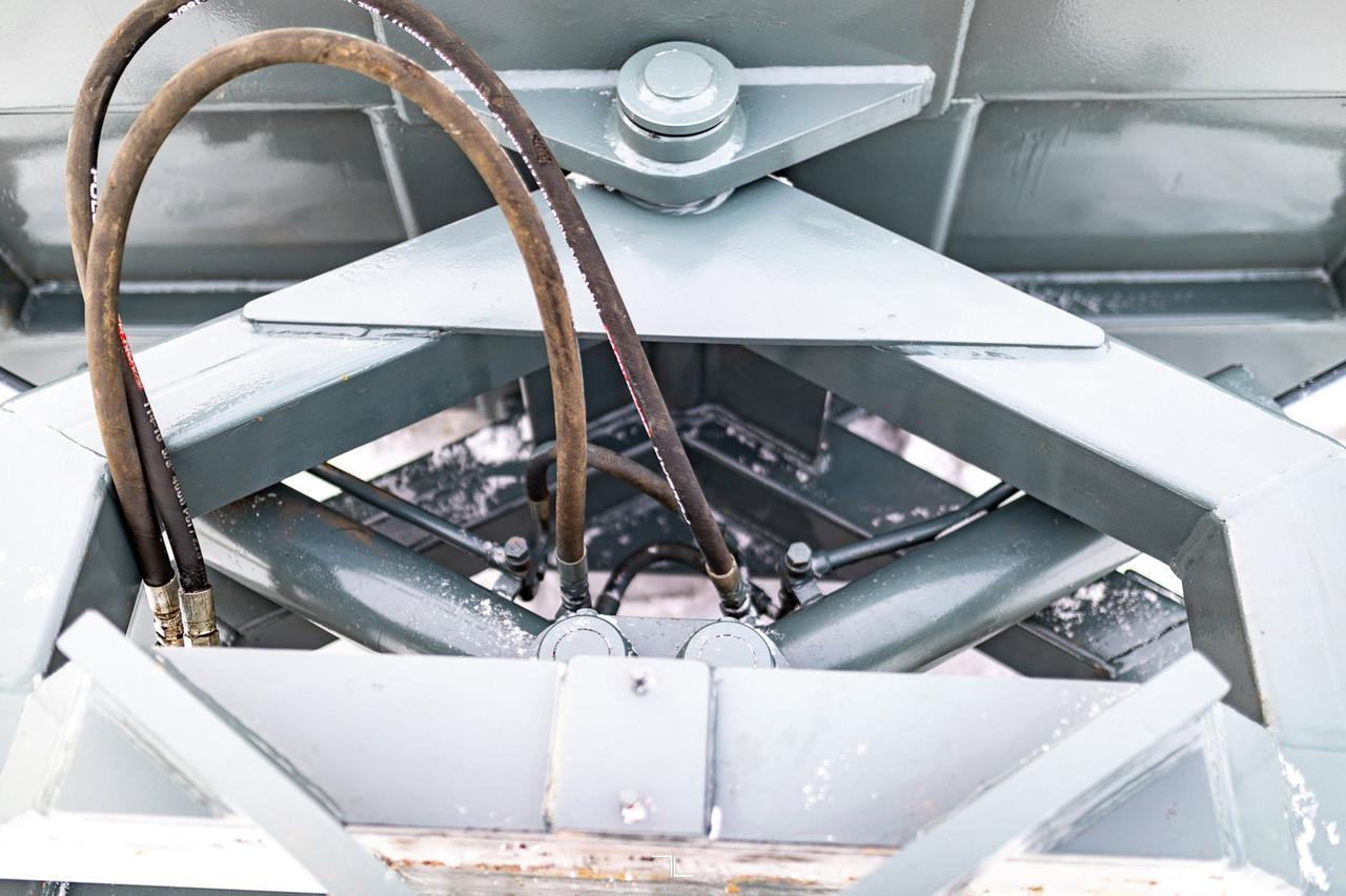 1998 Case 621B XT Wheel Loader Bucket Diesel with 4 Attachments Red Deer AB