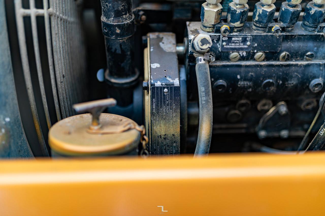 1998 Case 621B XT Wheel Loader Bucket Diesel with 4 Attachments Red Deer AB