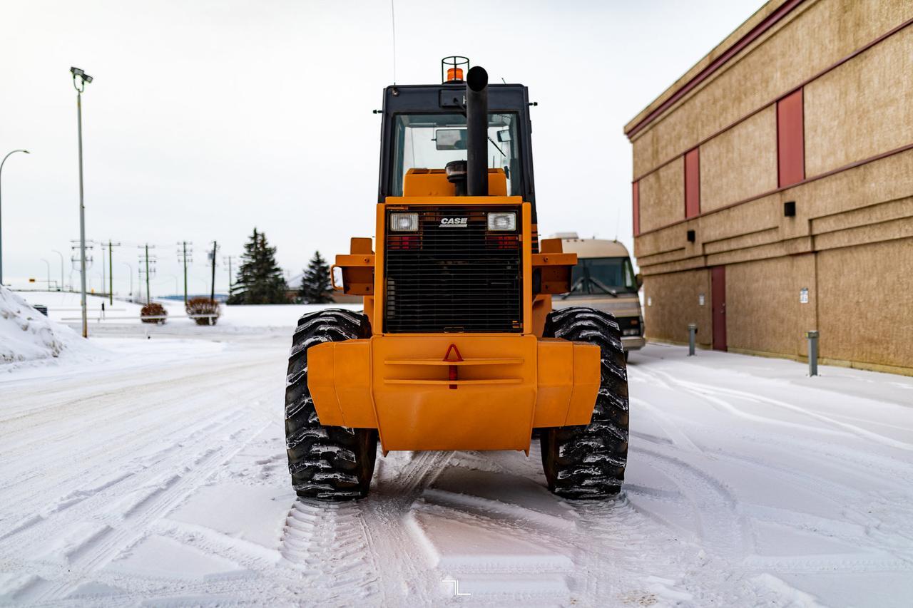 1998 Case 621B XT Wheel Loader Bucket Diesel with 4 Attachments Red Deer AB