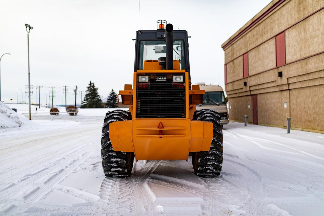1998 Case 621B XT Wheel Loader Bucket Diesel with 4 Attachments Red Deer AB