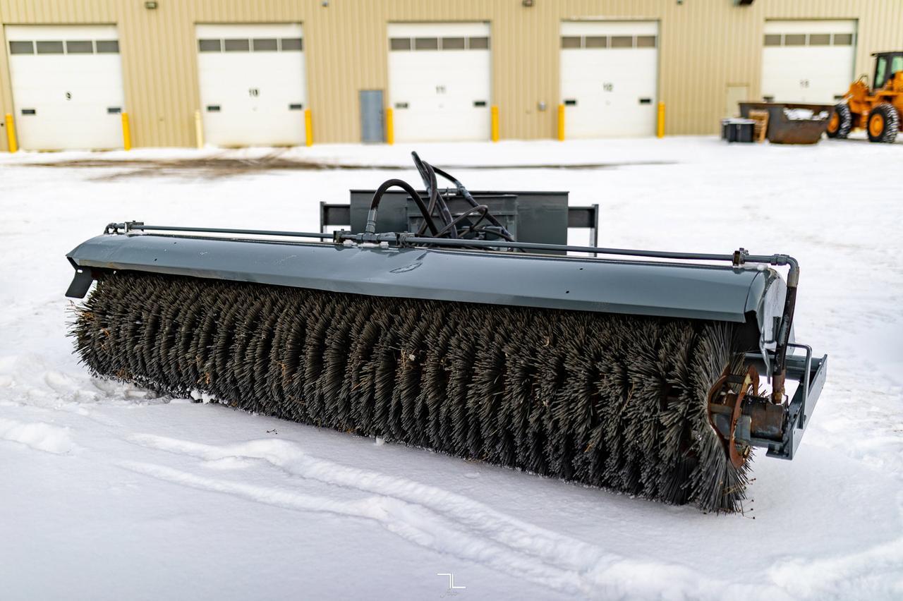 1998 Case 621B XT Wheel Loader Bucket Diesel with 4 Attachments Red Deer AB