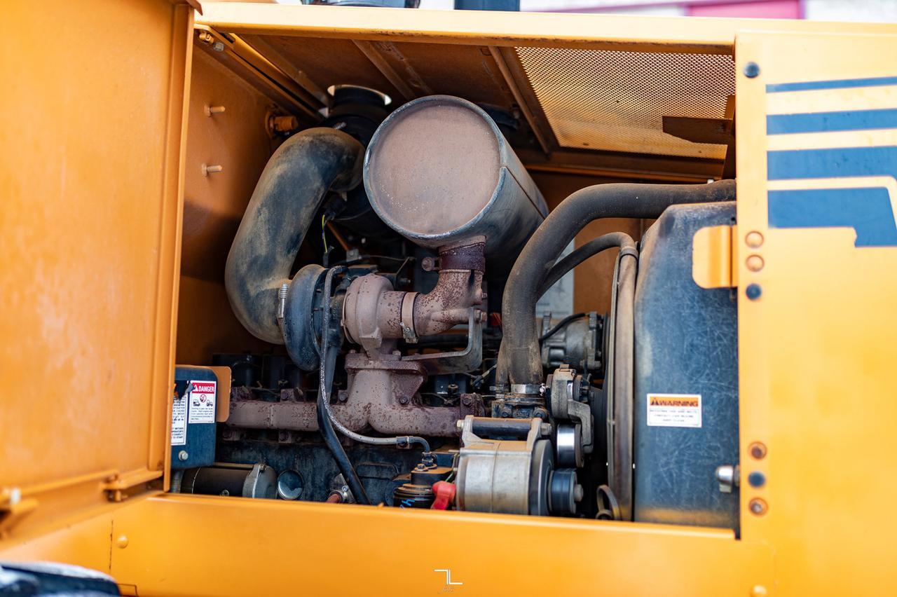 1998 Case 621B XT Wheel Loader Bucket Diesel with 4 Attachments Red Deer AB