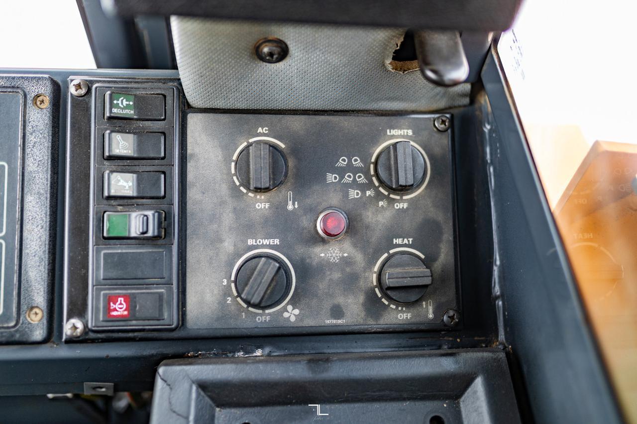 1998 Case 621B XT Wheel Loader Bucket Diesel with 4 Attachments Red Deer AB