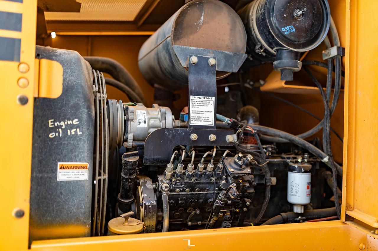 1998 Case 621B XT Wheel Loader Bucket Diesel with 4 Attachments Red Deer AB