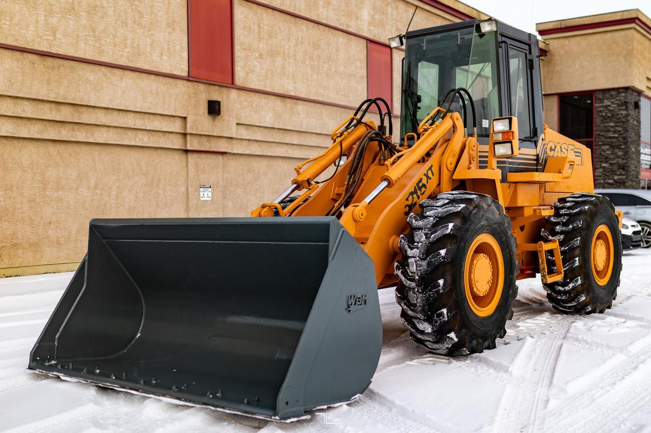 1998 Case 621B XT Wheel Loader Bucket Diesel with 4 Attachments Red Deer AB