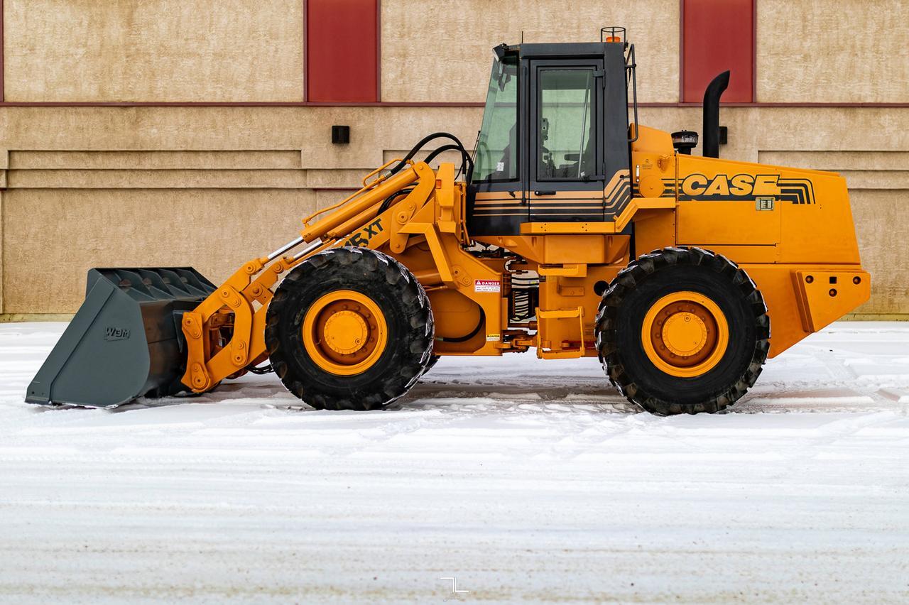 1998 Case 621B XT Wheel Loader Bucket Diesel with 4 Attachments Red Deer AB