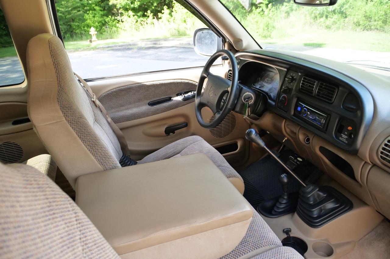 1998 Dodge Ram 3500 LARAMIE SLT 4x4 / DRW / Turbo Diesel / Manual! Lincolnton NC