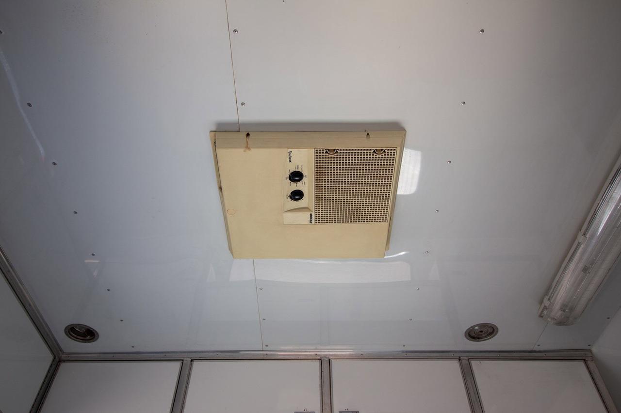 1998 FREIGHTLINER FL70 Coventional Cab Cummins Diesel Red Deer AB