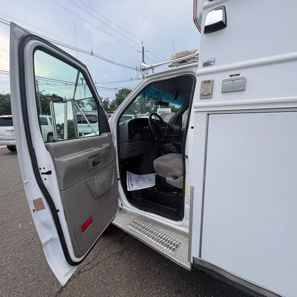 1998 Ford E-Super Duty 2dr Commercial/Cutaway/Chassis Edison NJ