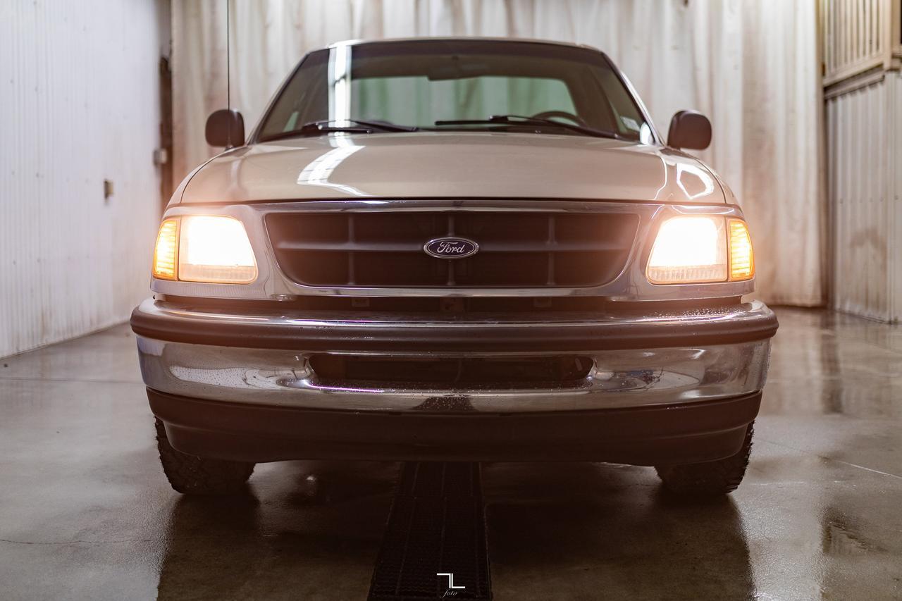 1998 Ford F-150 4x2 Reg Cab XLS Short Box Red Deer AB