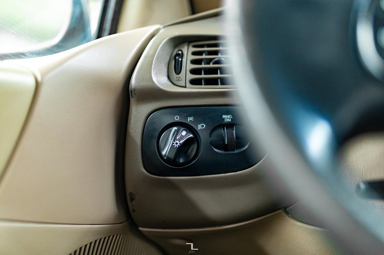 1998 Ford F-150 4x2 Reg Cab XLS Short Box Red Deer AB