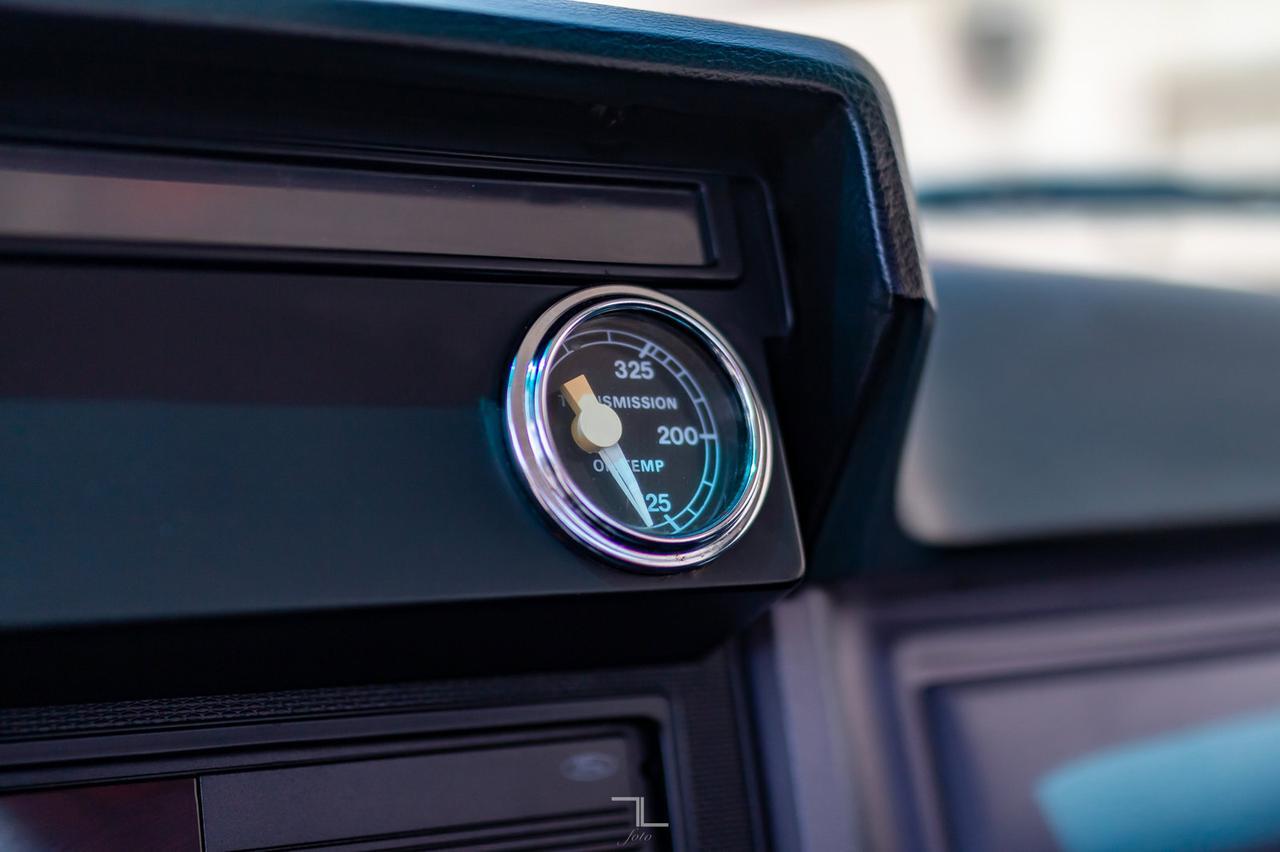 1998 Ford F800 Cab & Chassis Danco 706 Crane Red Deer AB