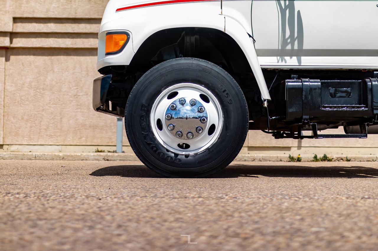 1998 Ford F800 Cab & Chassis Danco 706 Crane Red Deer AB