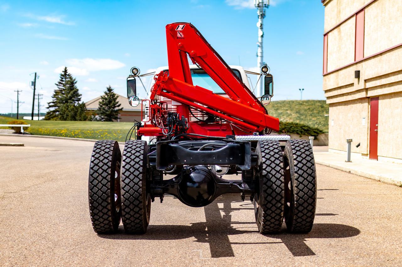 1998 Ford F800 Cab & Chassis Danco 706 Crane Red Deer AB