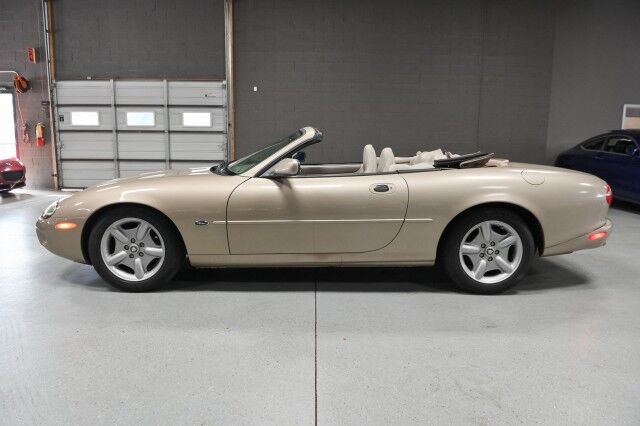 1998 Jaguar XK8 2dr Convertible Chicago IL