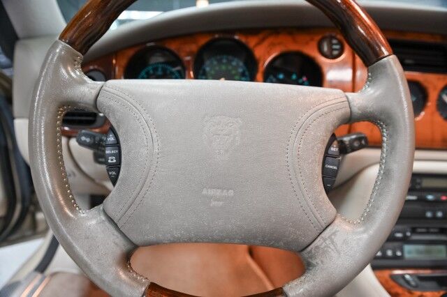 1998 Jaguar XK8 2dr Convertible Chicago IL
