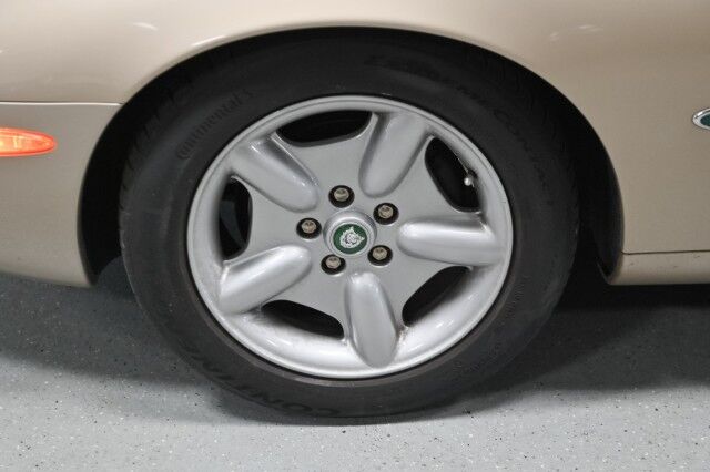 1998 Jaguar XK8 2dr Convertible Chicago IL