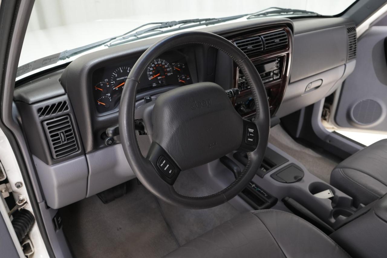 1998 Jeep Cherokee 4WD Limited West Chester PA