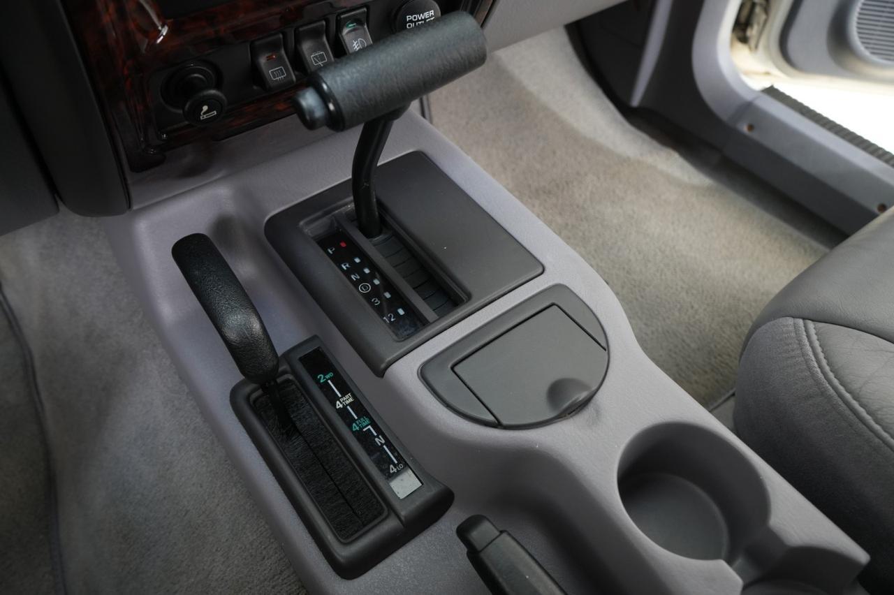 1998 Jeep Cherokee 4WD Limited West Chester PA