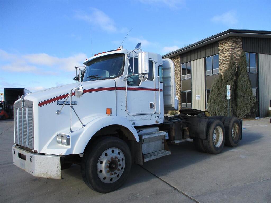 1998 Kenworth T800 Eau Claire MN 1998 Kenworth T800 Eau Claire MN