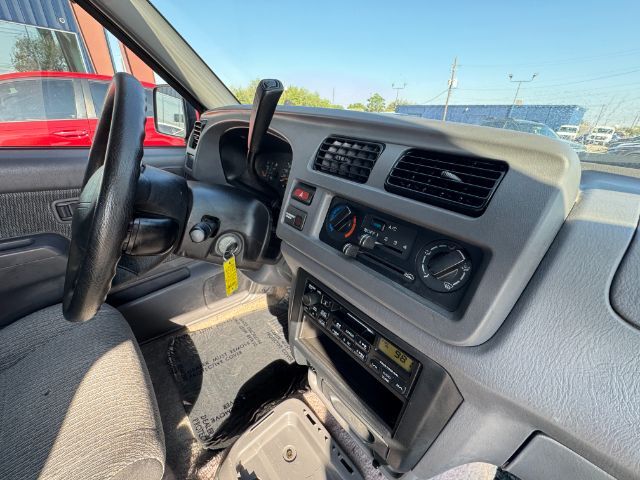 1998 Nissan Frontier SE King Cab 2WD Austin TX