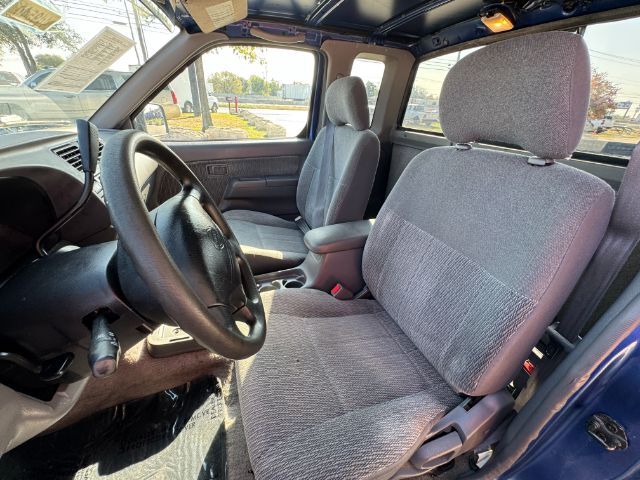 1998 Nissan Frontier SE King Cab 2WD Austin TX