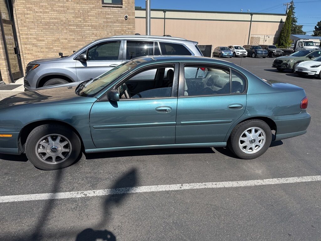 1999 Chevrolet Malibu Base
