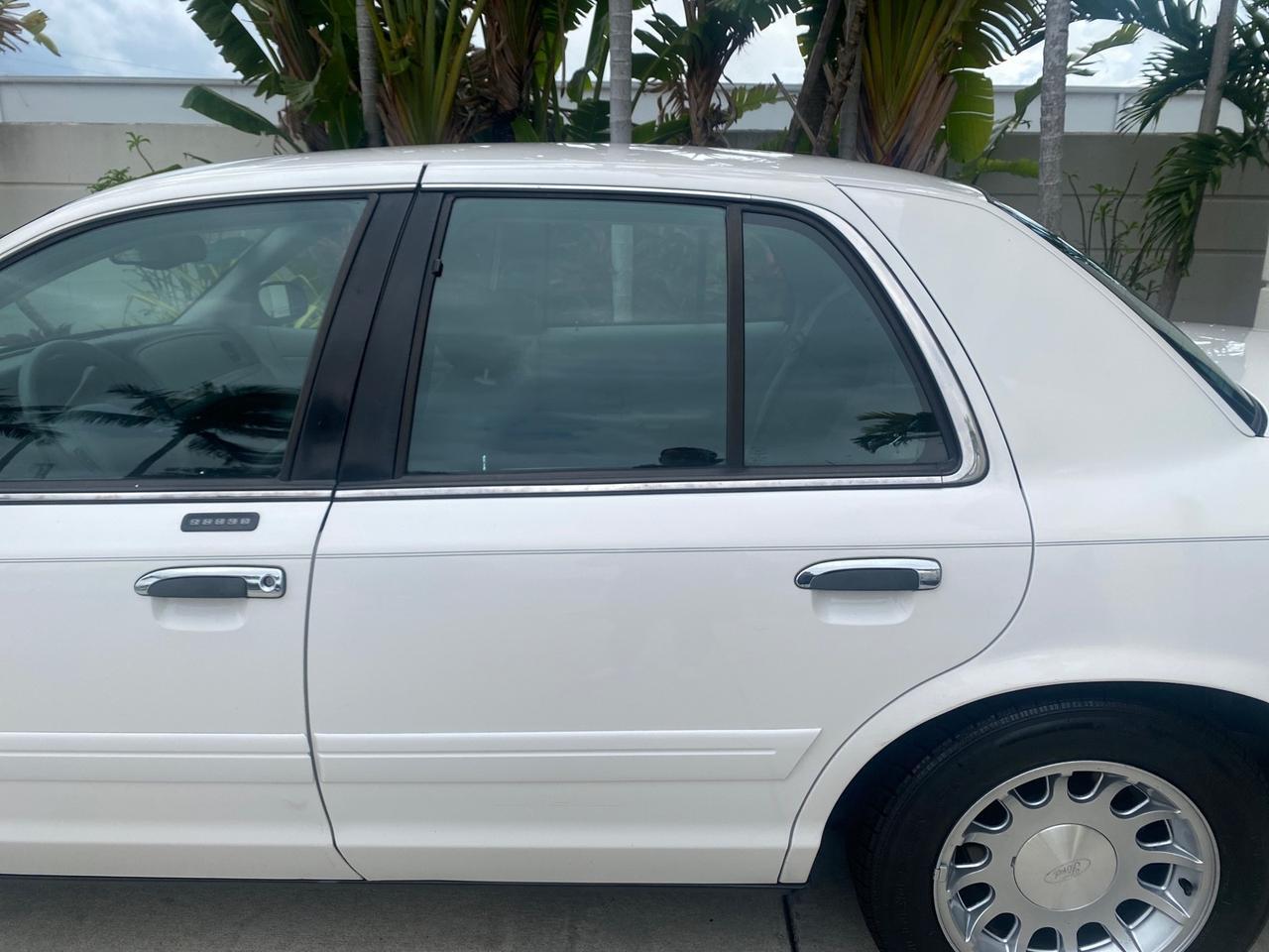 1999 Ford Crown Victoria LX LOW MILES 61,537 Pompano Beach FL