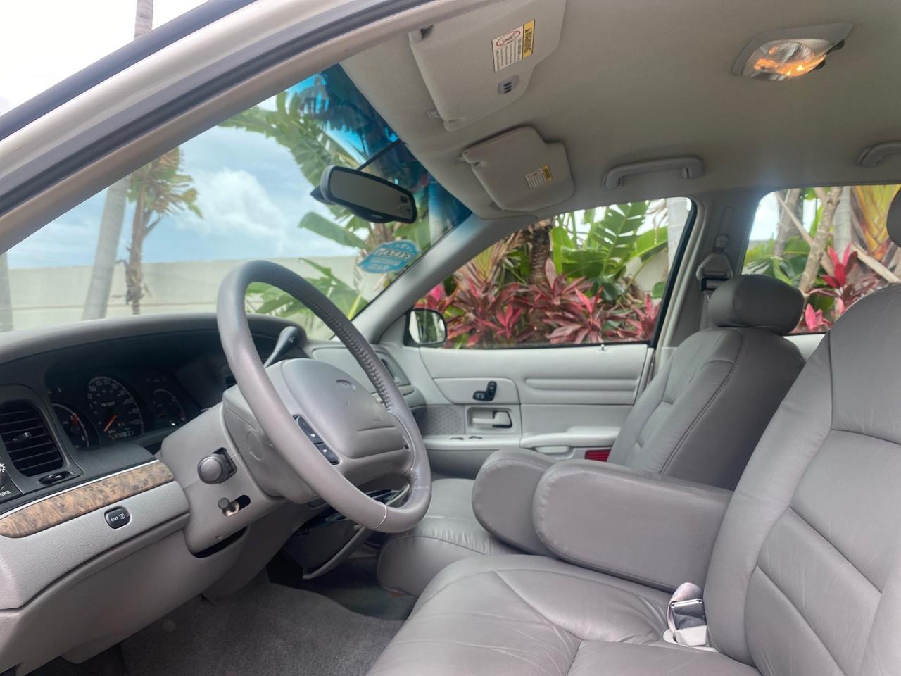 1999 Ford Crown Victoria LX LOW MILES 61,537 Pompano Beach FL