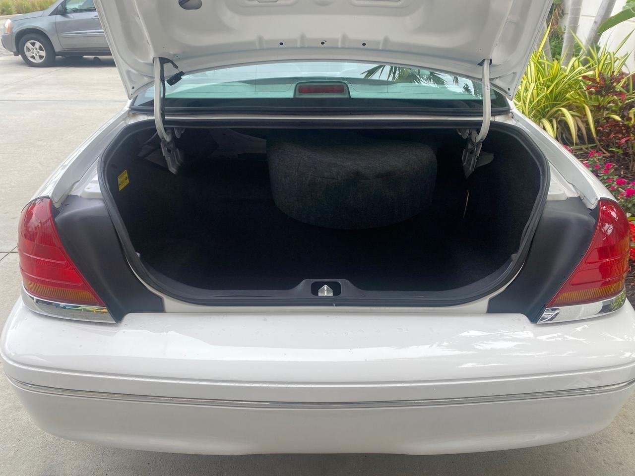 1999 Ford Crown Victoria LX LOW MILES 61,537 Pompano Beach FL