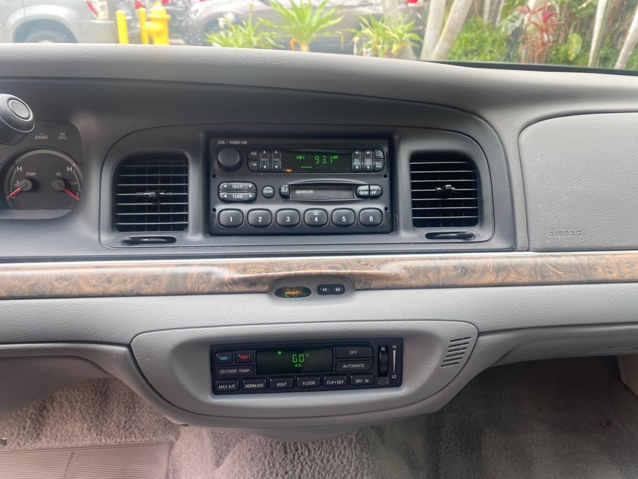 1999 Ford Crown Victoria LX LOW MILES 61,537 Pompano Beach FL