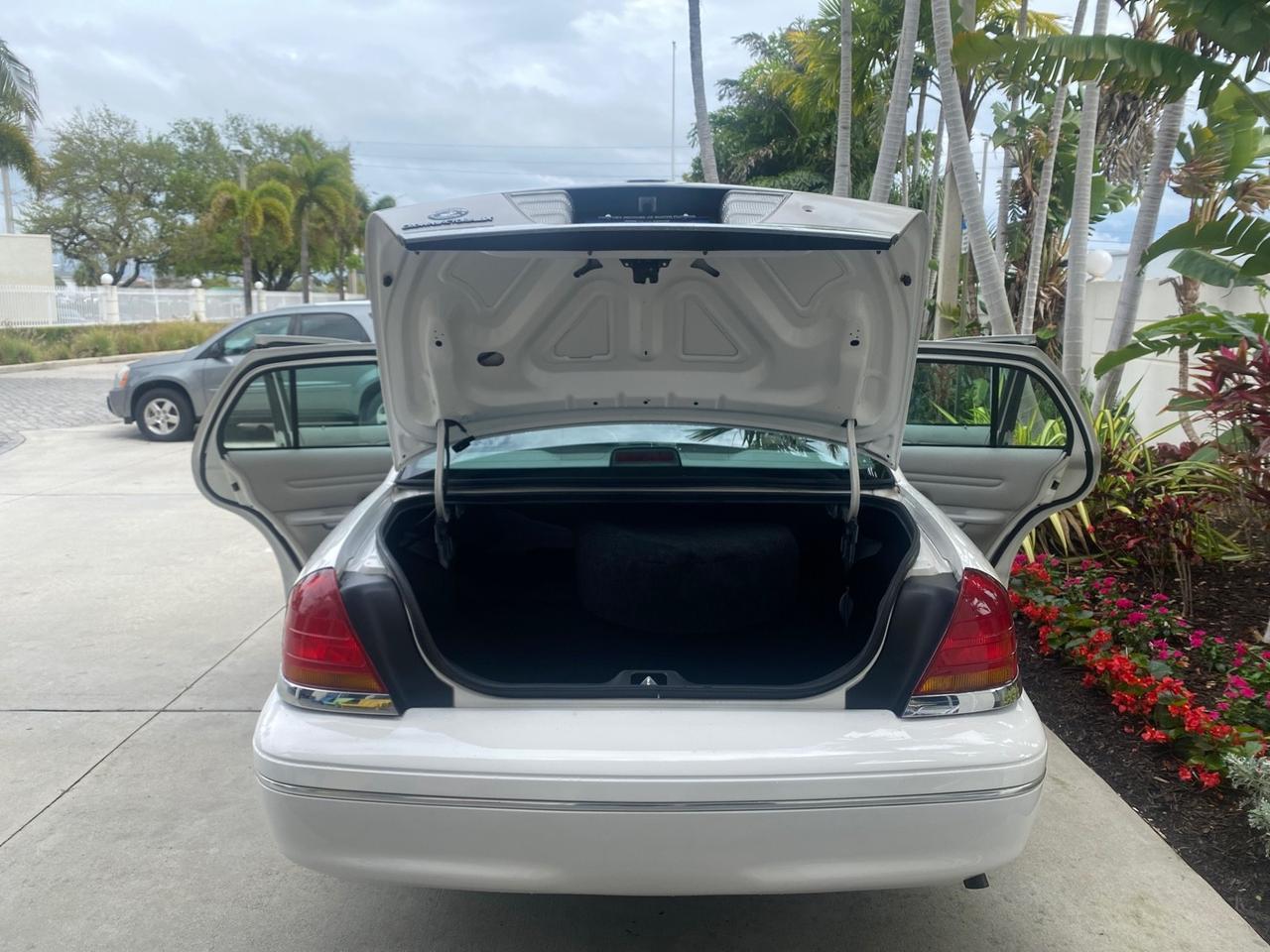 1999 Ford Crown Victoria LX LOW MILES 61,537 Pompano Beach FL