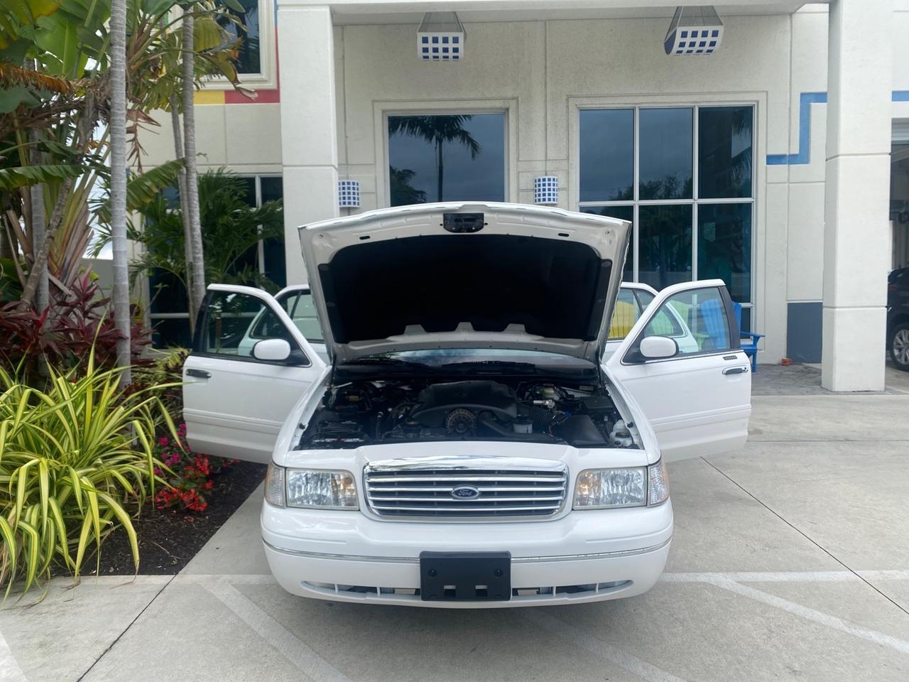 1999 Ford Crown Victoria LX LOW MILES 61,537 Pompano Beach FL