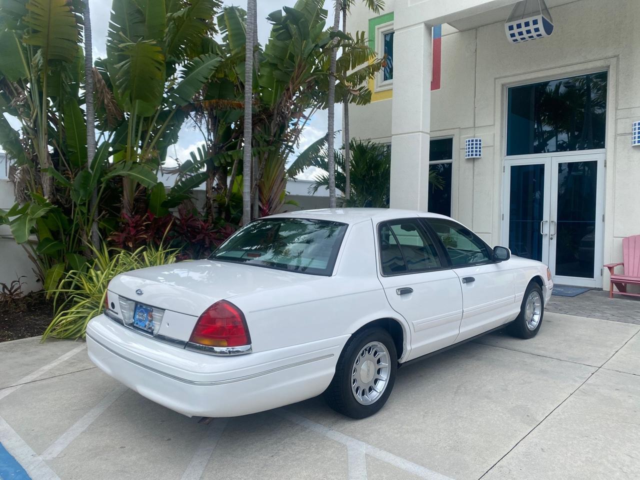 1999 Ford Crown Victoria LX LOW MILES 61,537 Pompano Beach FL