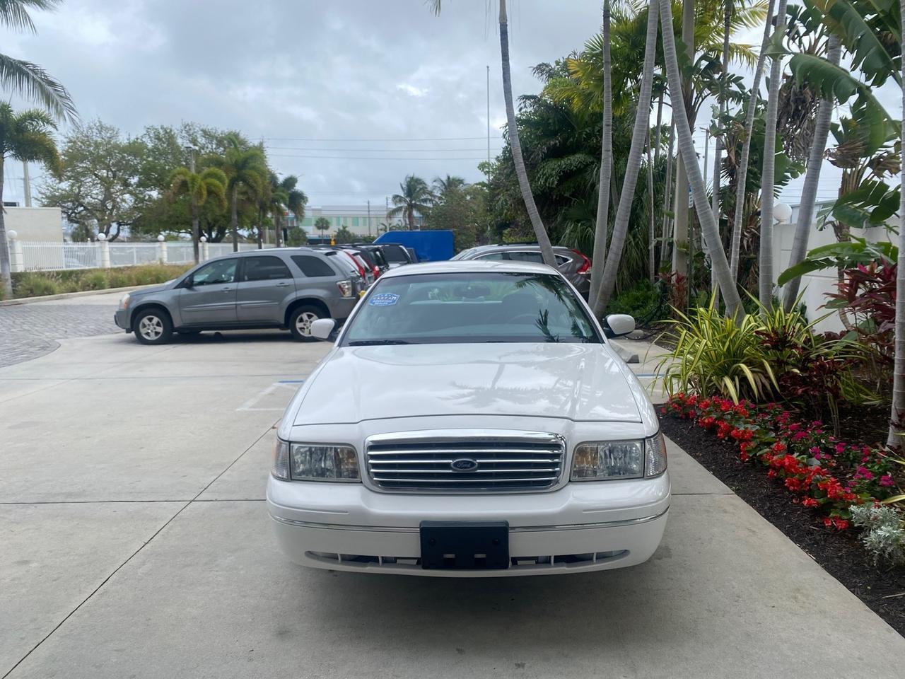 1999 Ford Crown Victoria LX LOW MILES 61,537 Pompano Beach FL
