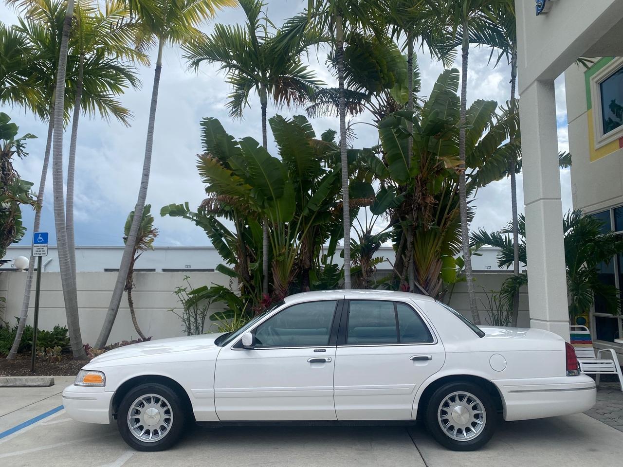 1999 Ford Crown Victoria LX LOW MILES 61,537 Pompano Beach FL